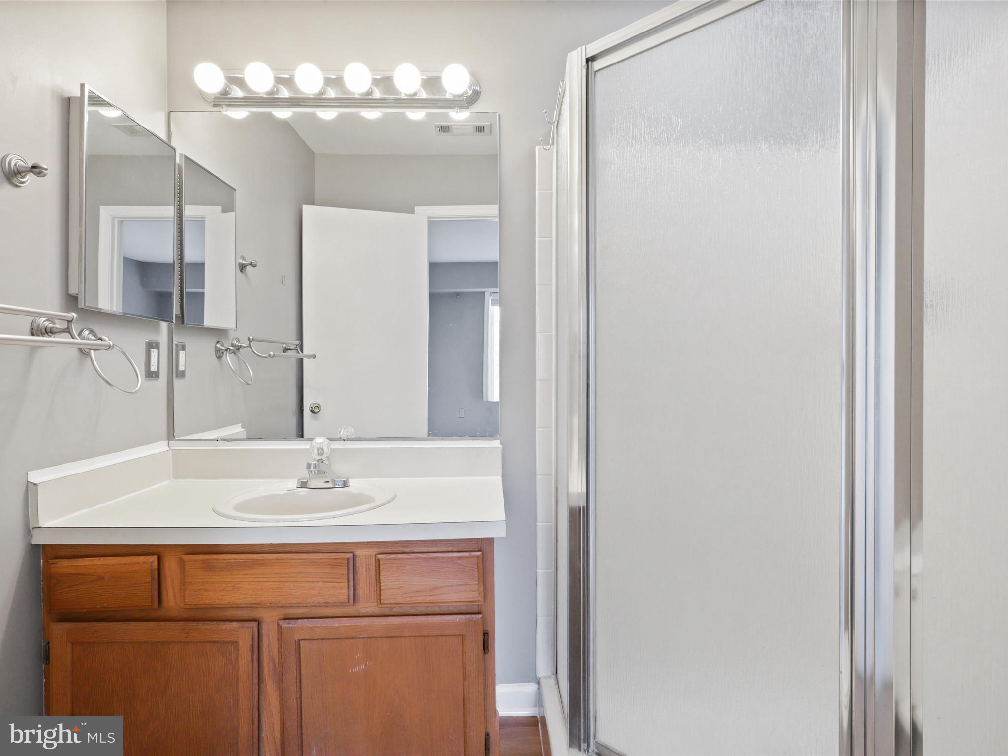 SURREY AT MANCHESTER LAKES - Residential