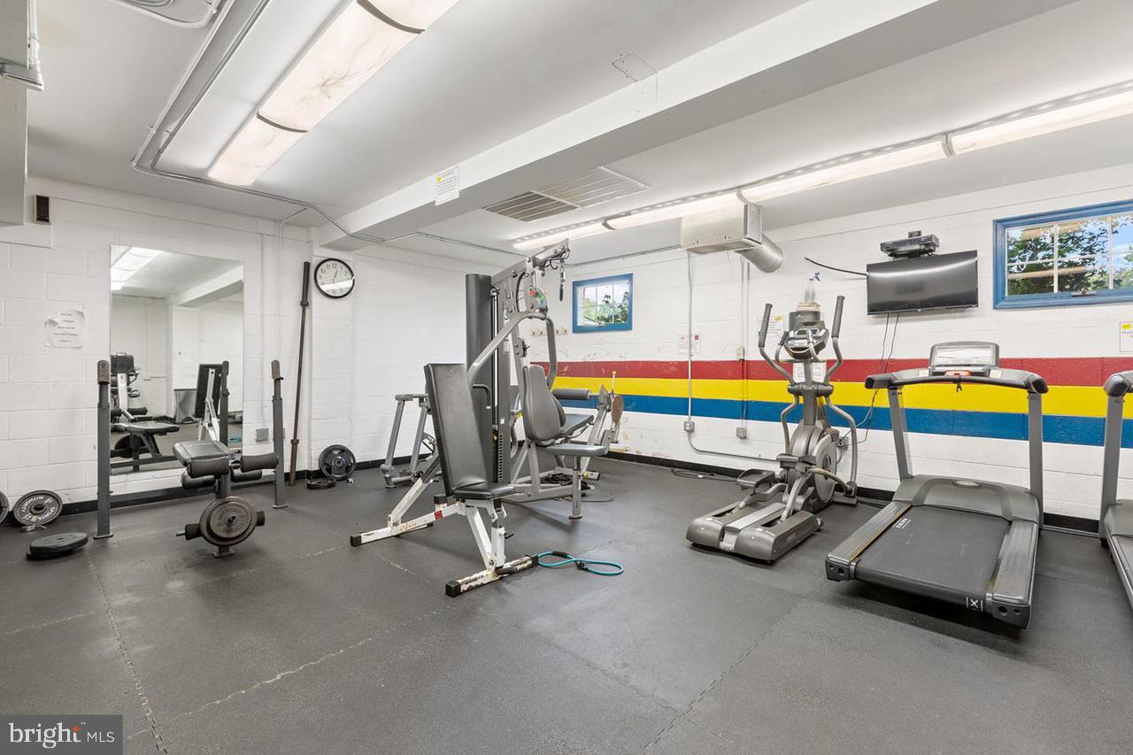 SURREY AT MANCHESTER LAKES - Residential