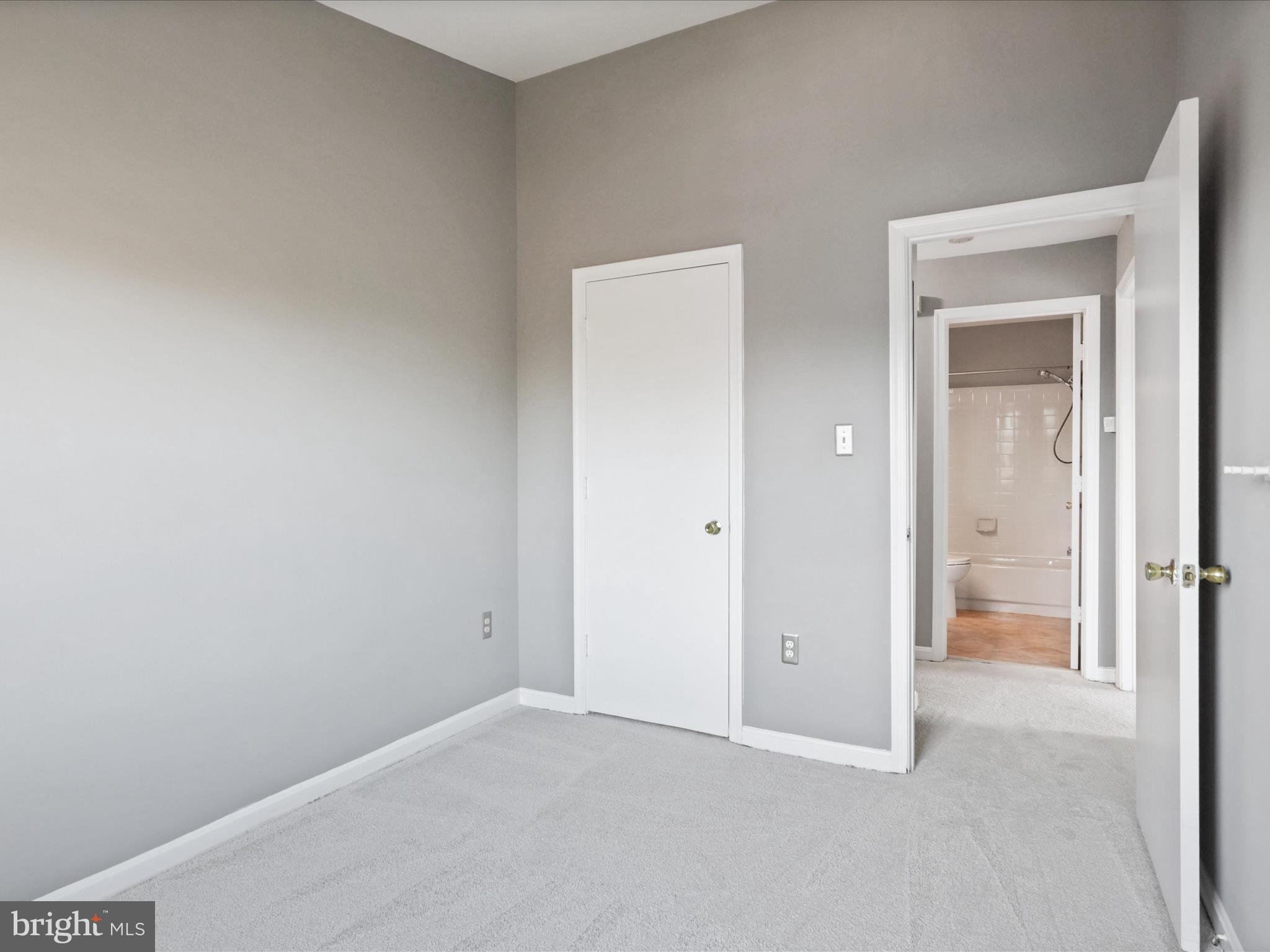 SURREY AT MANCHESTER LAKES - Residential