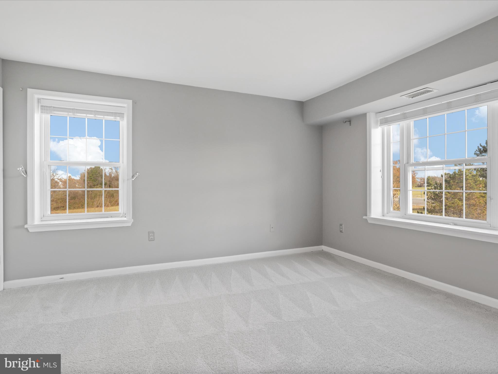 SURREY AT MANCHESTER LAKES - Residential