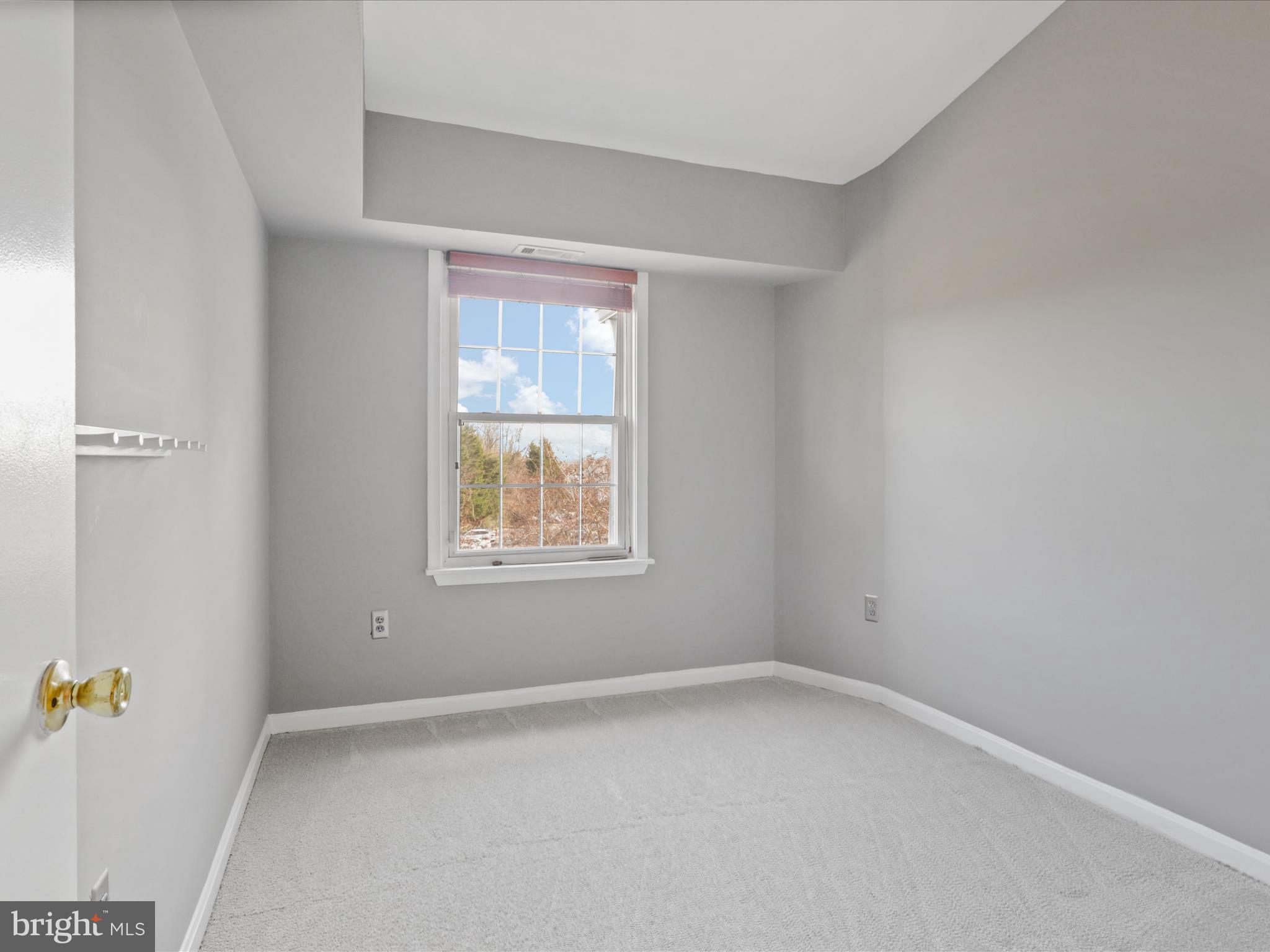 SURREY AT MANCHESTER LAKES - Residential