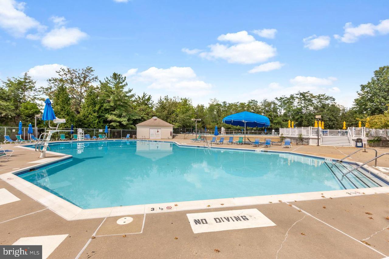 SURREY AT MANCHESTER LAKES - Residential