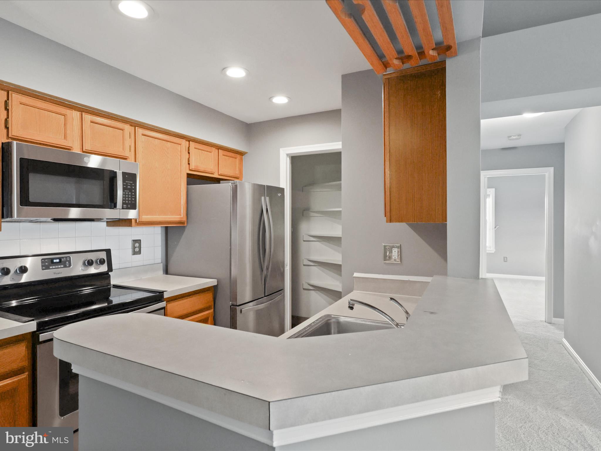 SURREY AT MANCHESTER LAKES - Residential