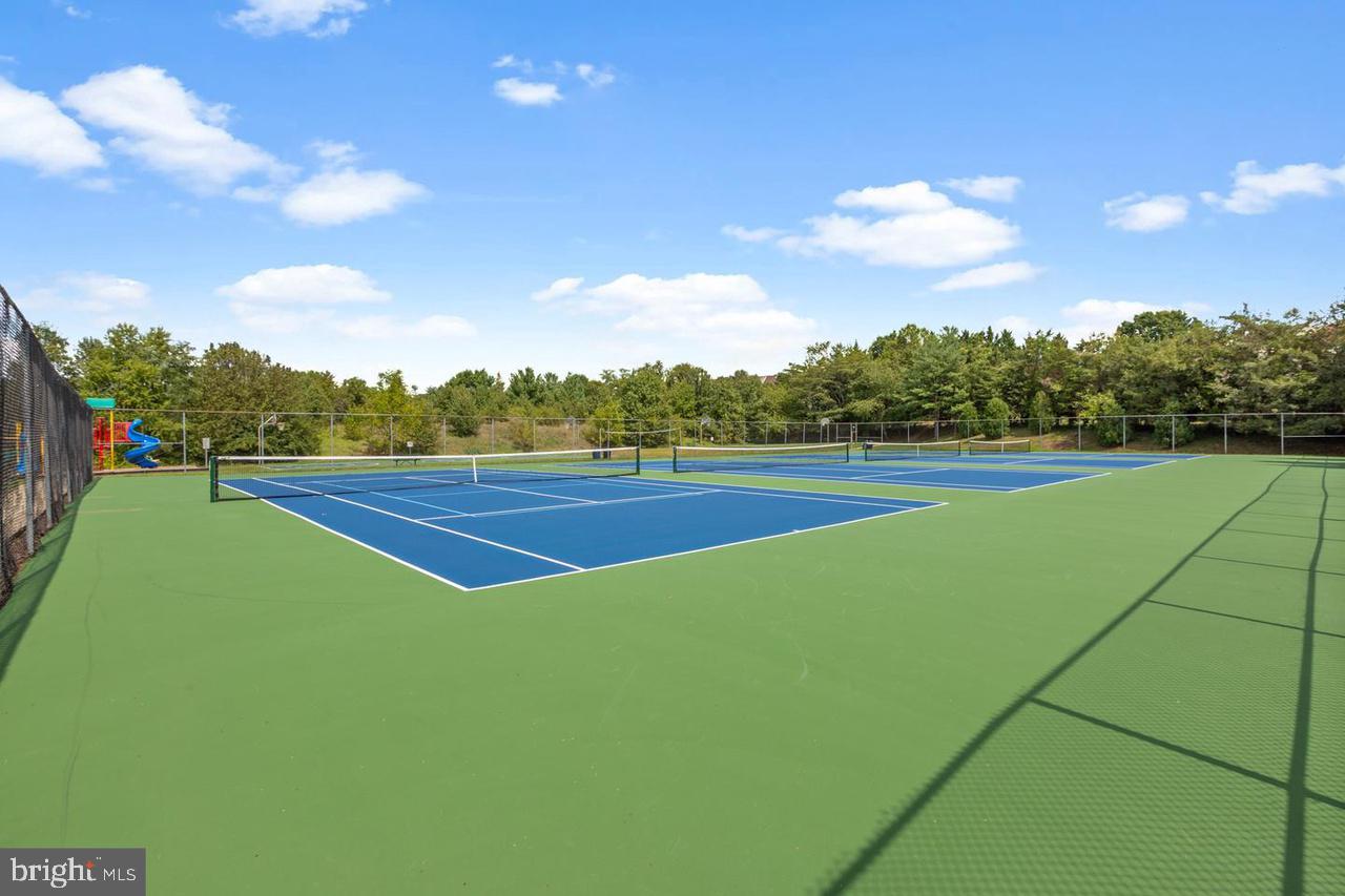 SURREY AT MANCHESTER LAKES - Residential