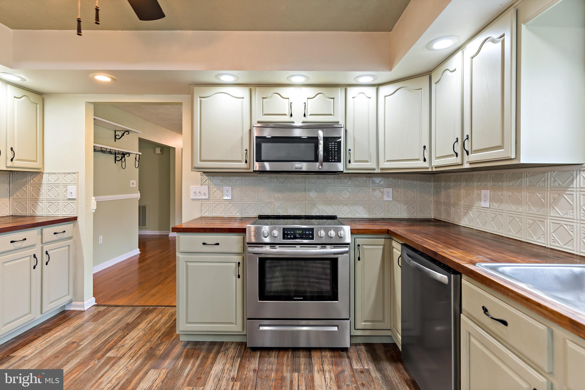 QUAIL SPRINGS ESTATES - Residential