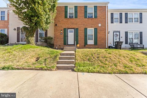 Townhouse For Sale - 2007 Saint Bernadines Way<br/> CAPITOL HEIGHTS, MD 20743