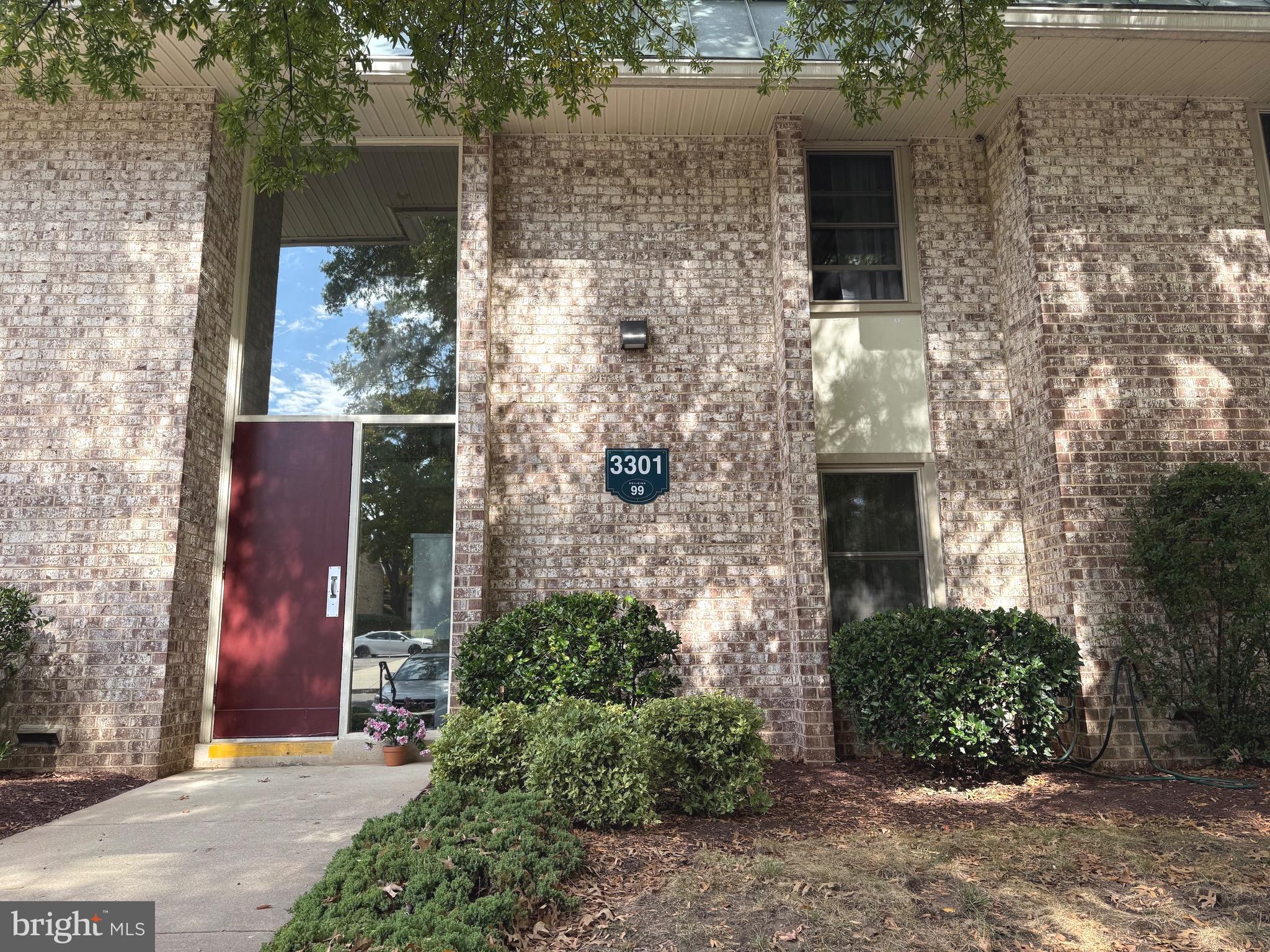 LEISURE WORLD - Residential