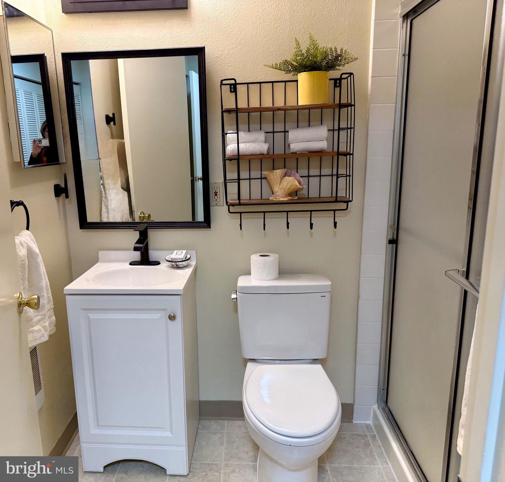 LEISURE WORLD - Residential