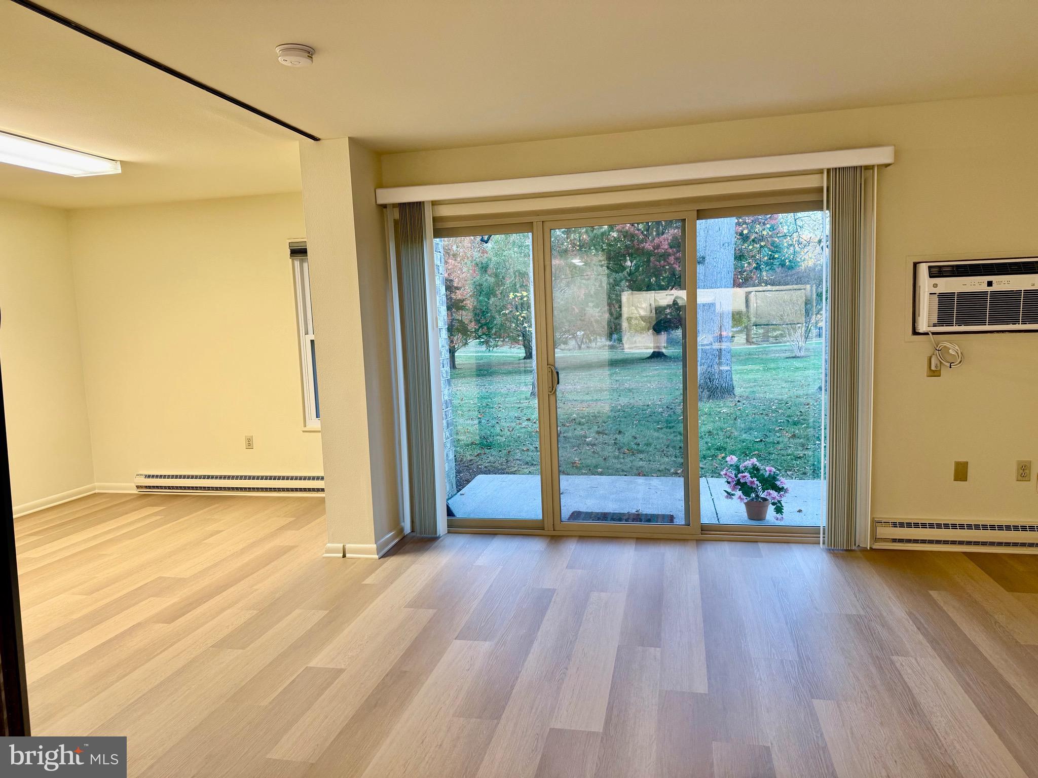 LEISURE WORLD - Residential