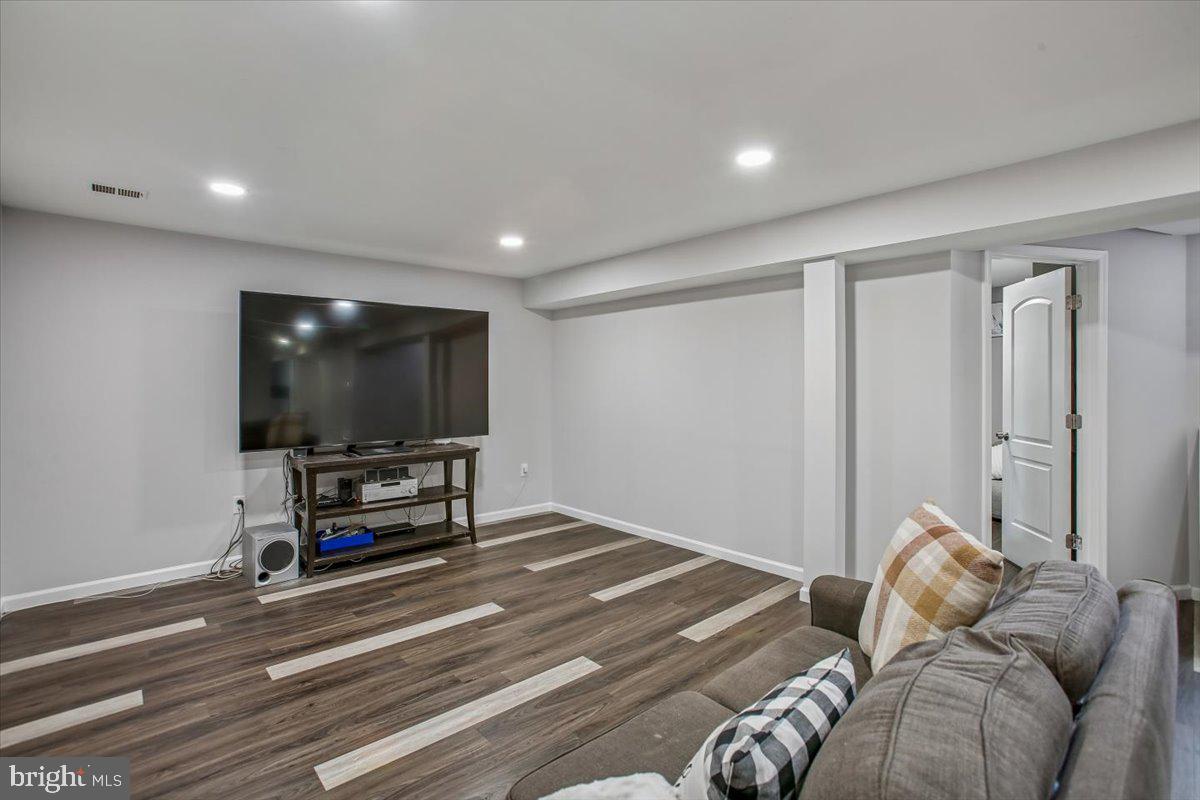 LOISDALE ESTATES - Residential