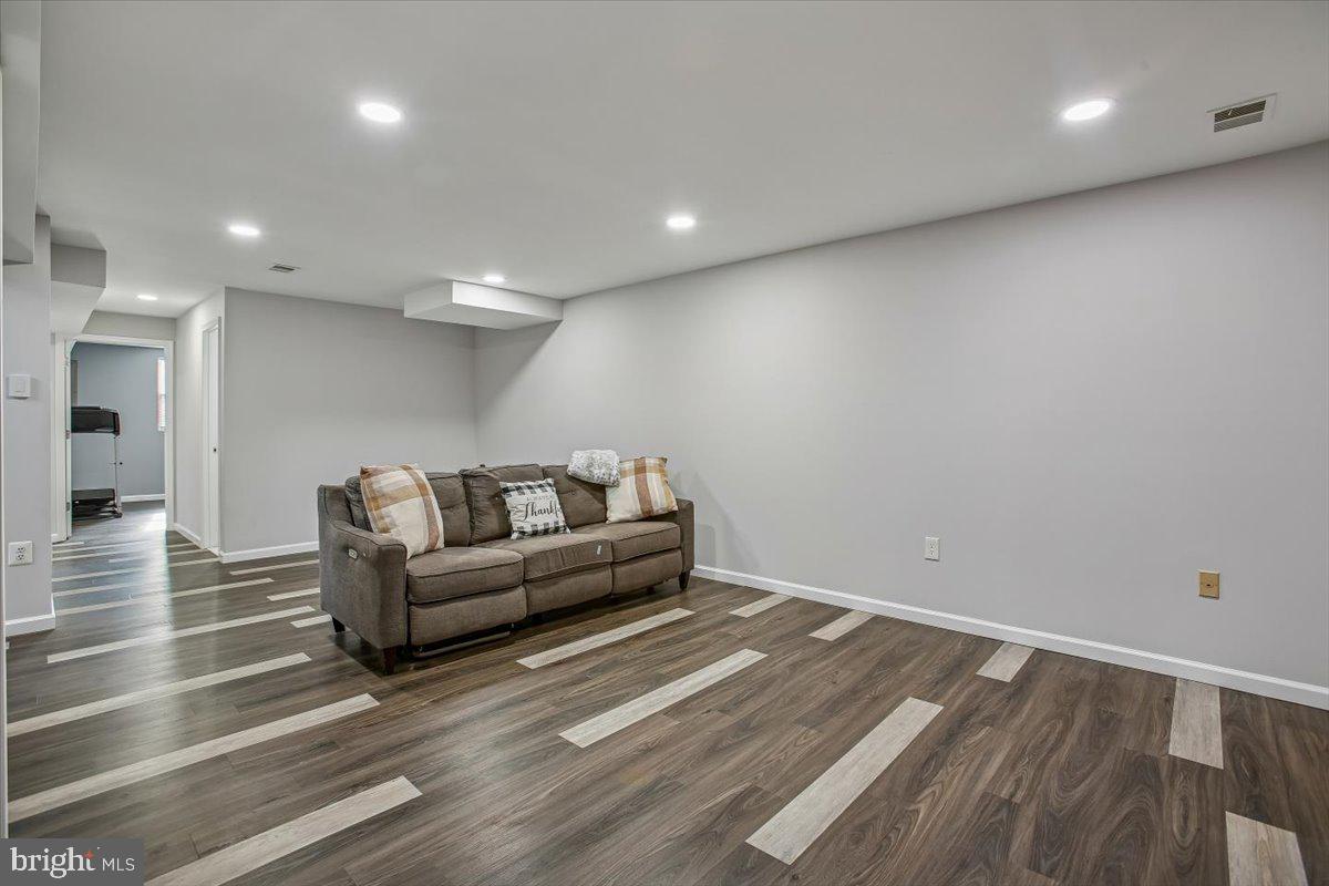 LOISDALE ESTATES - Residential