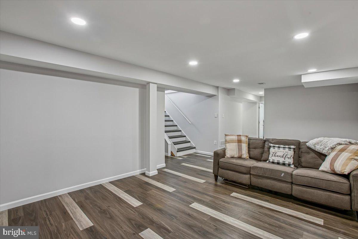 LOISDALE ESTATES - Residential