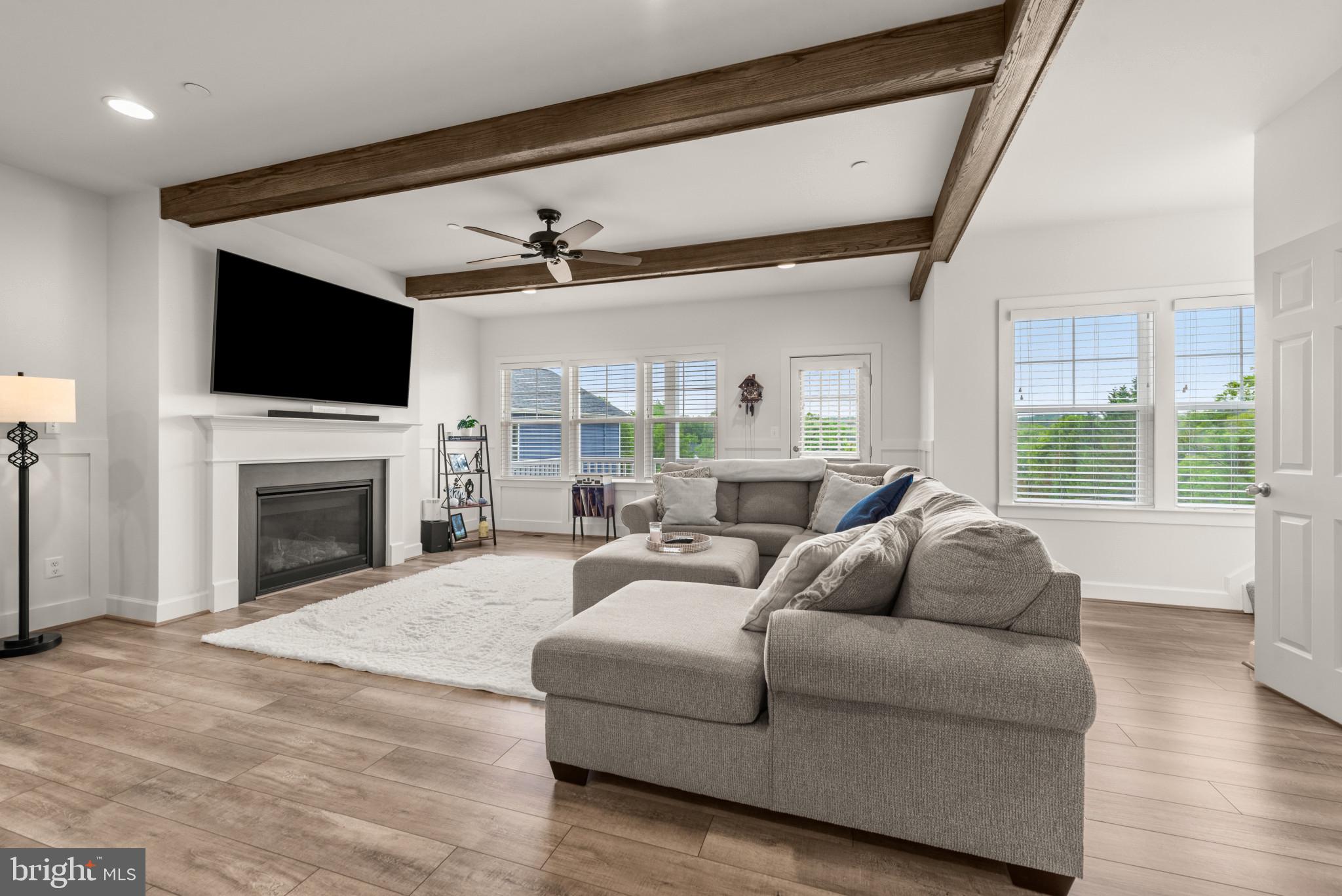 425 WALNUT DRIVE