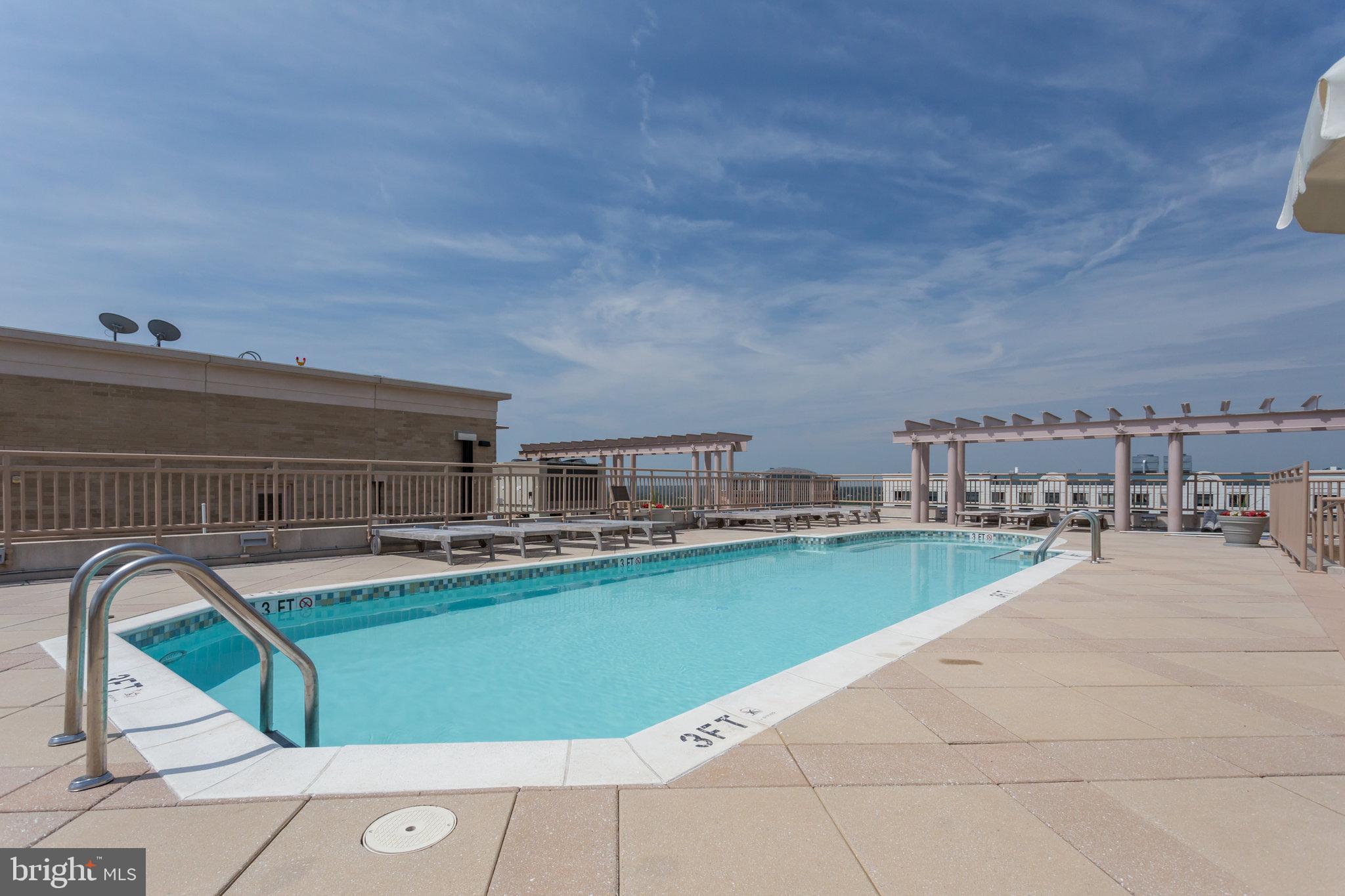 RESIDENCES AT LIBERTY CENTER - Residential