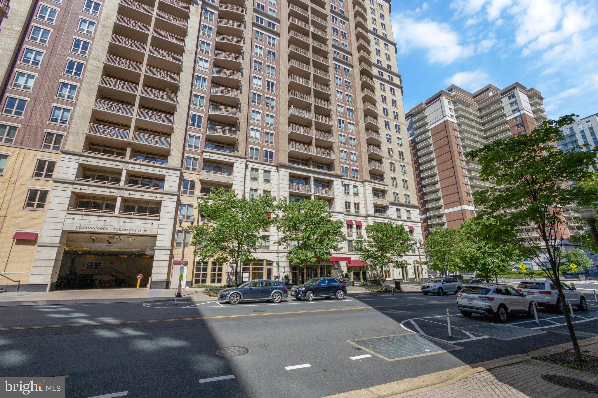 RESIDENCES AT LIBERTY CENTER - Residential