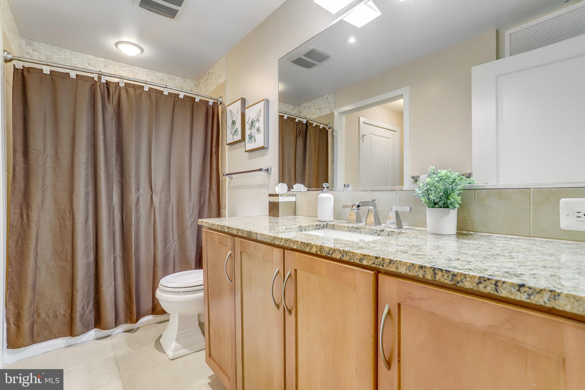 RESIDENCES AT LIBERTY CENTER - Residential