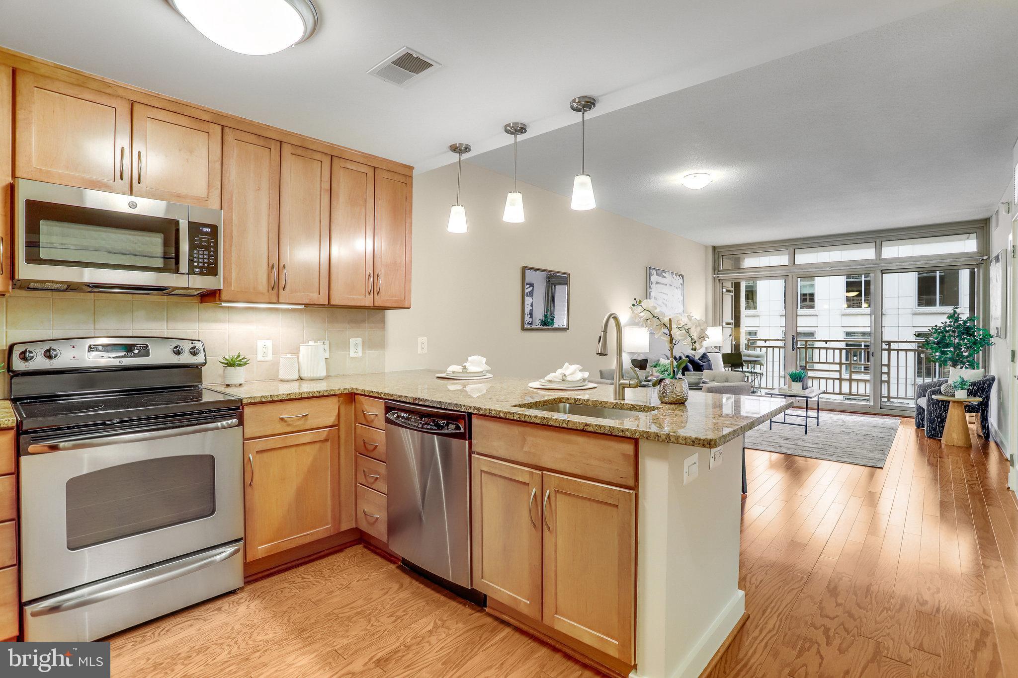 RESIDENCES AT LIBERTY CENTER - Residential