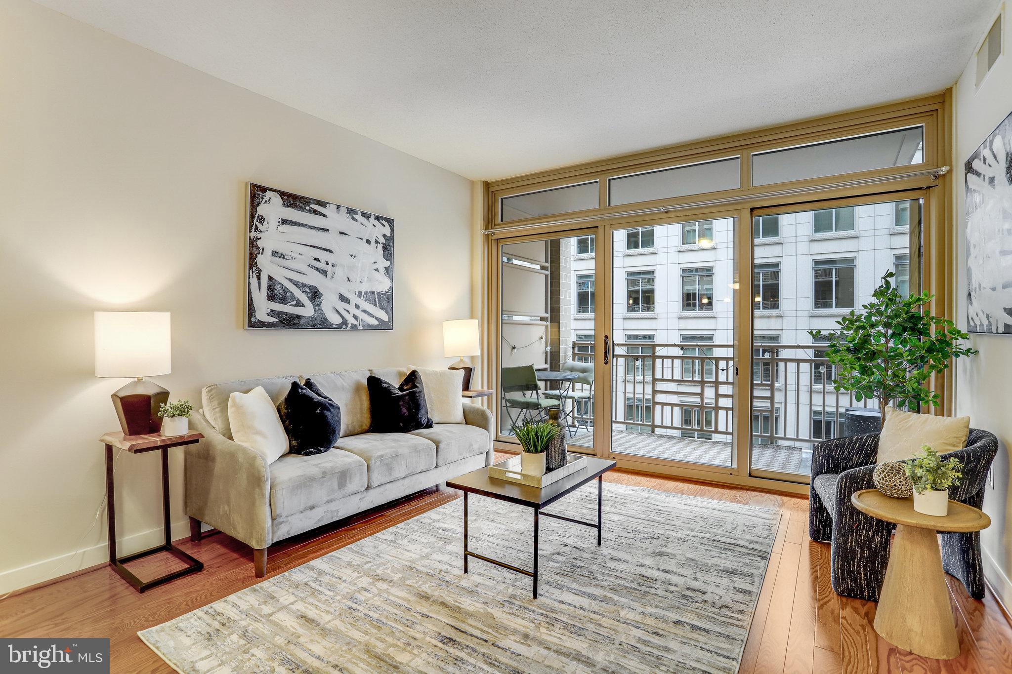 RESIDENCES AT LIBERTY CENTER - Residential