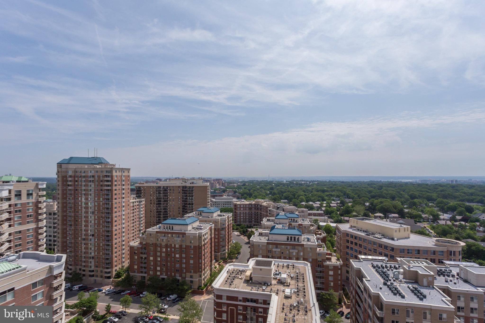 RESIDENCES AT LIBERTY CENTER - Residential