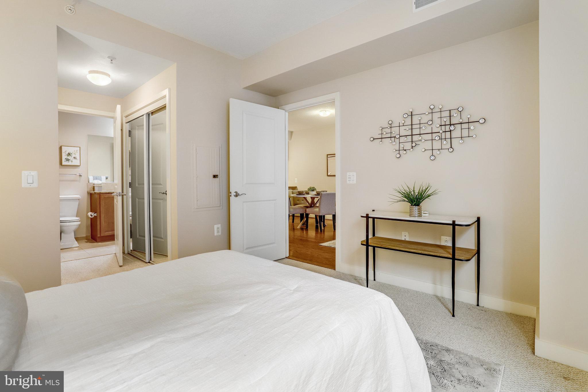 RESIDENCES AT LIBERTY CENTER - Residential