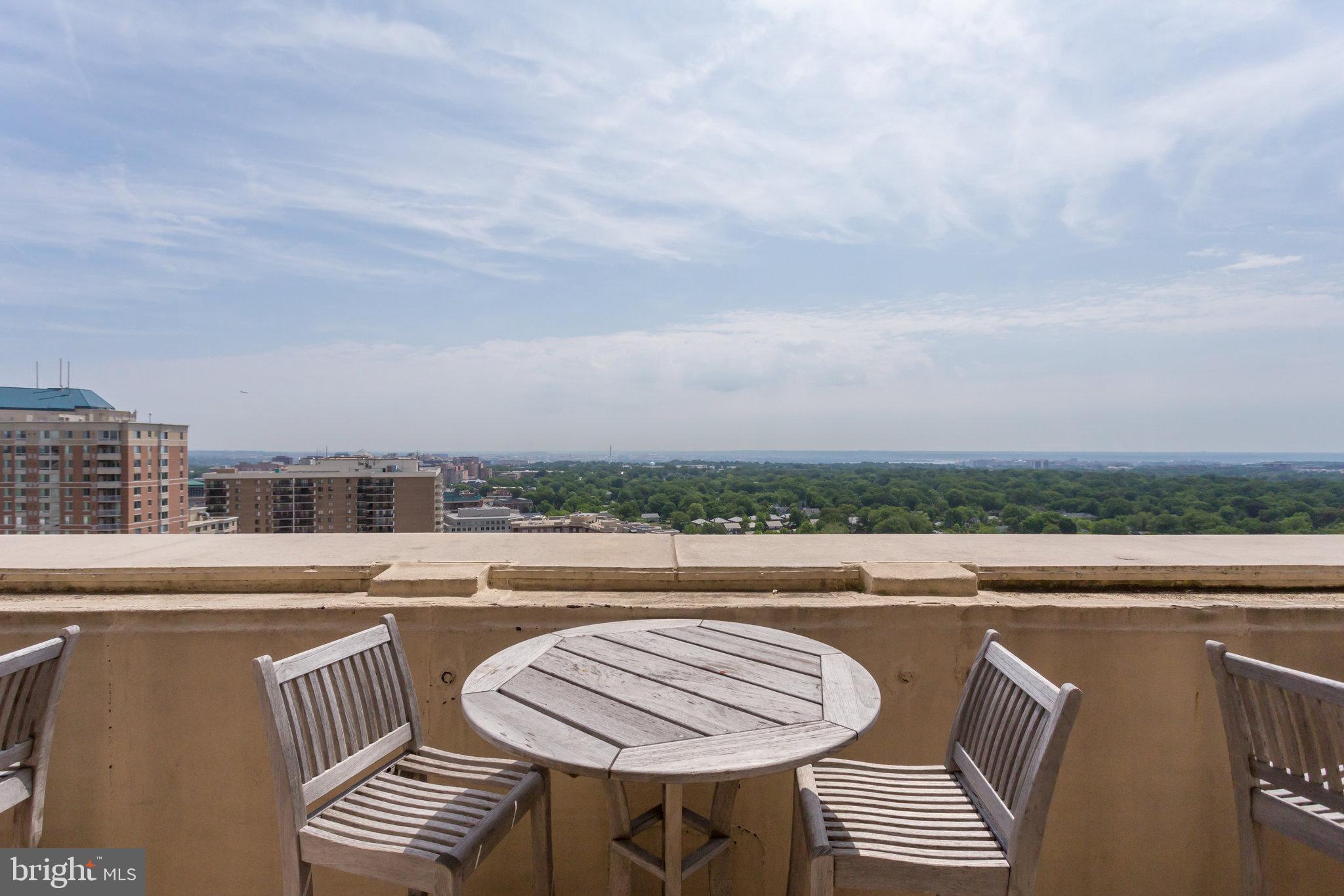 RESIDENCES AT LIBERTY CENTER - Residential