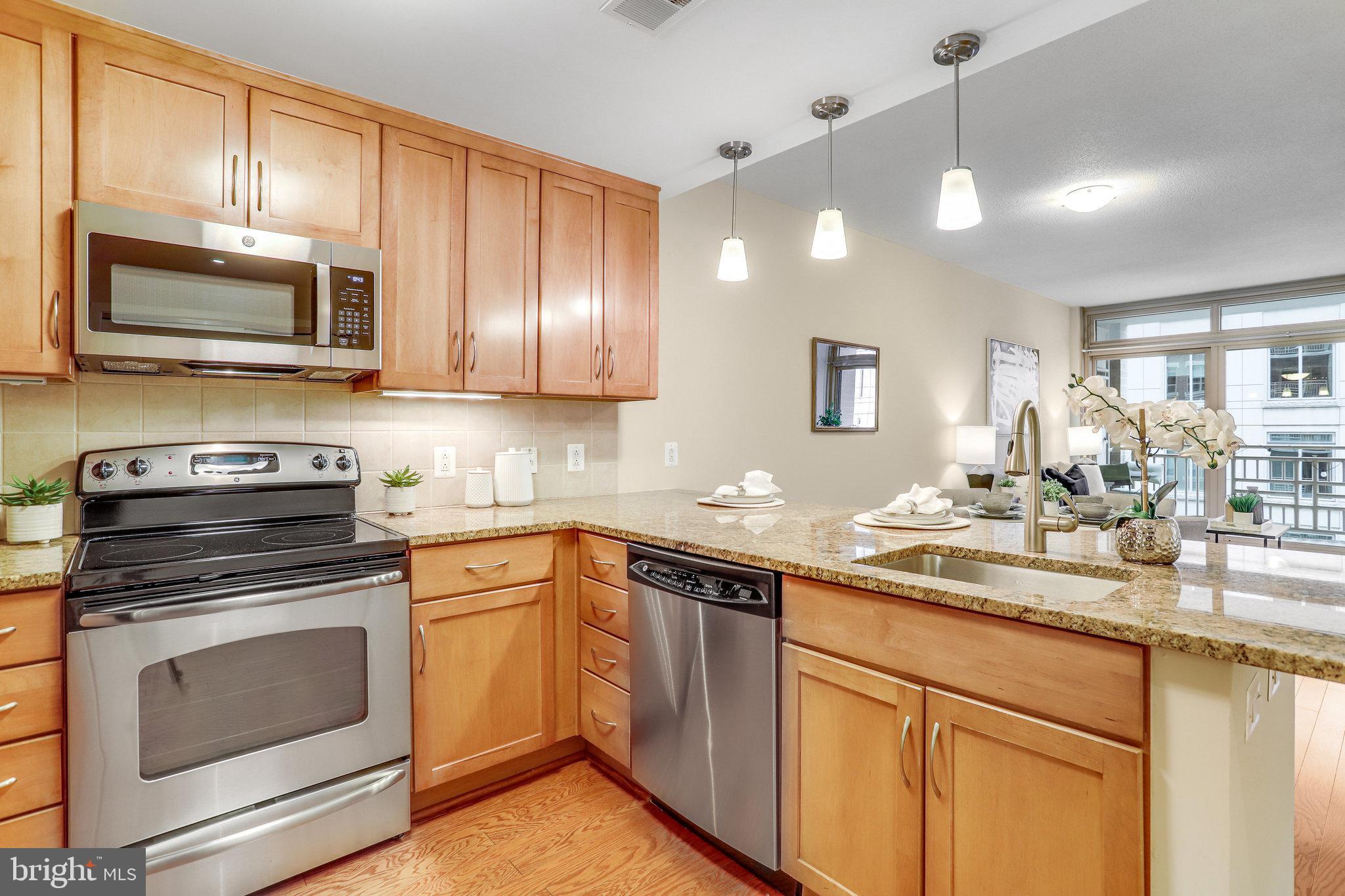 RESIDENCES AT LIBERTY CENTER - Residential