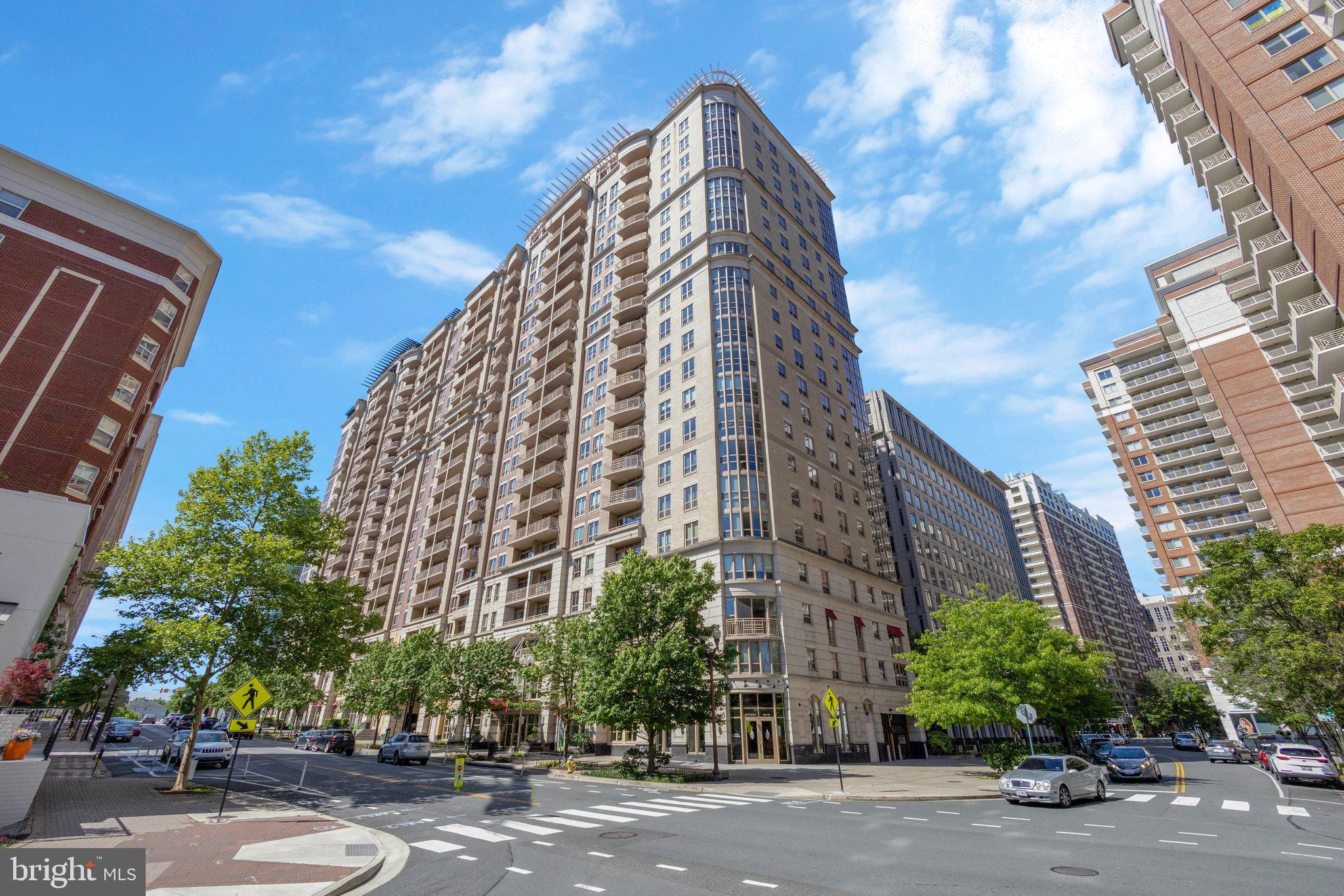 RESIDENCES AT LIBERTY CENTER - Residential