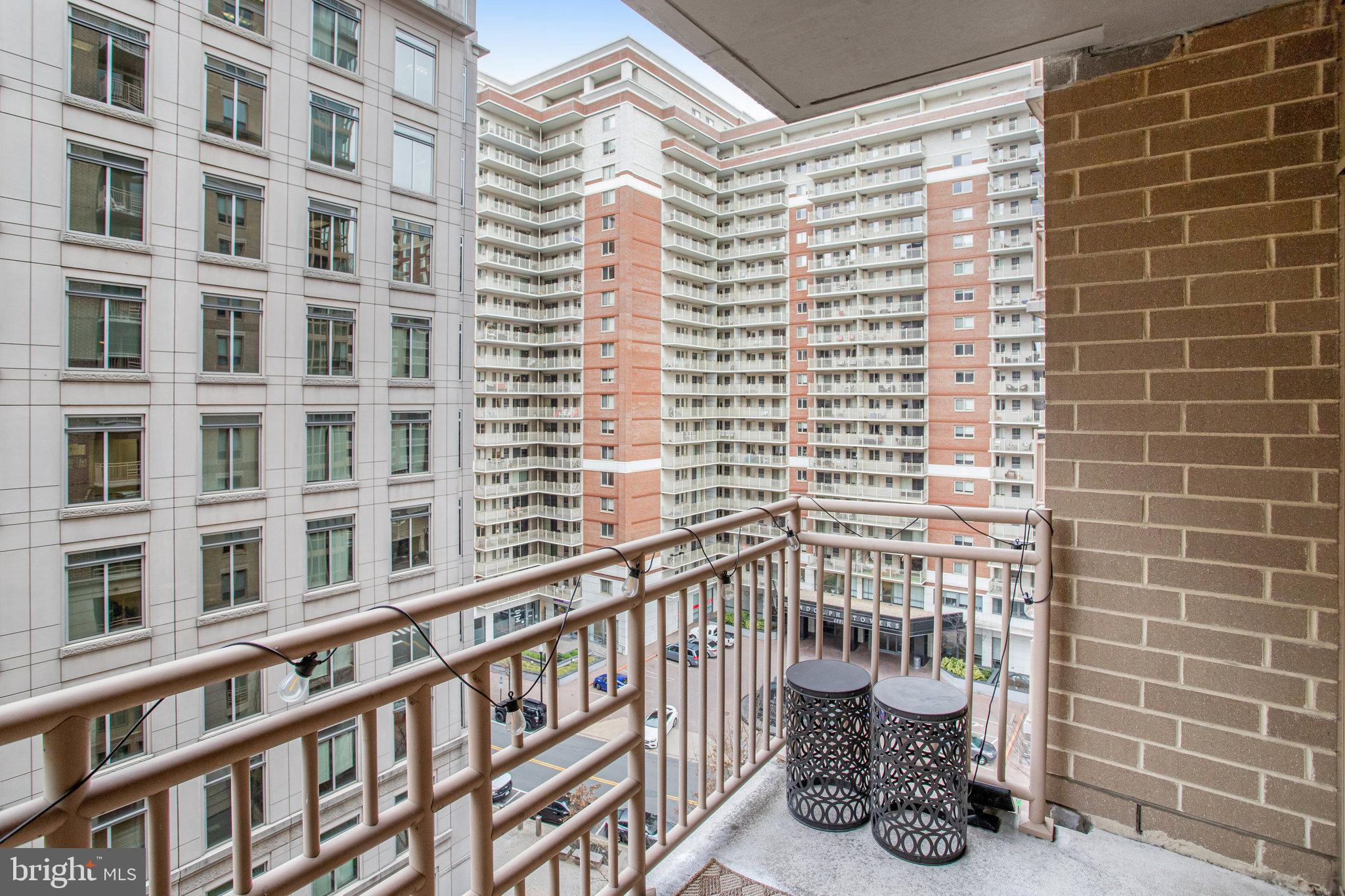 RESIDENCES AT LIBERTY CENTER - Residential