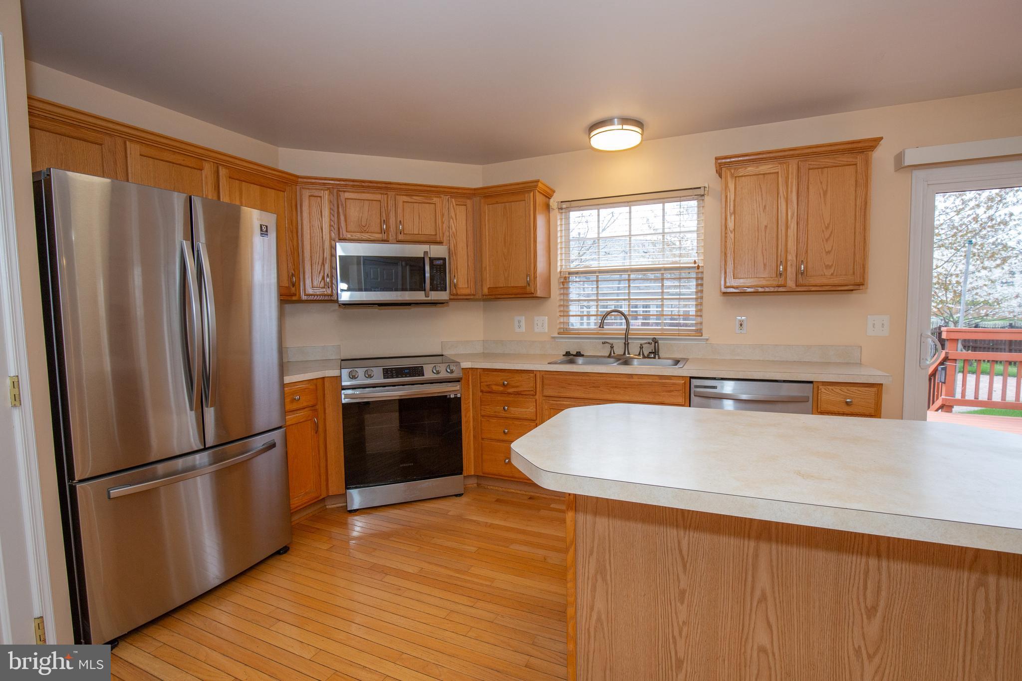 LOCUST HILL - Residential Lease