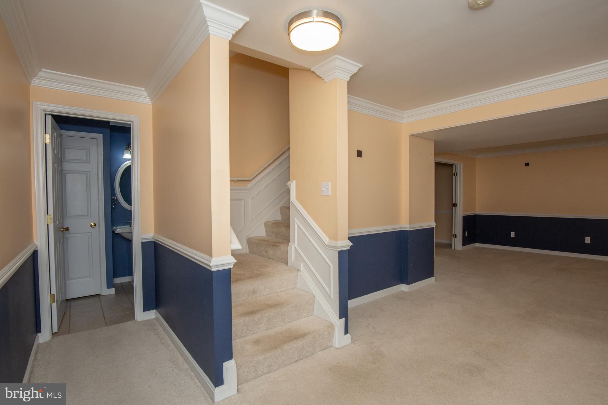 LOCUST HILL - Residential Lease