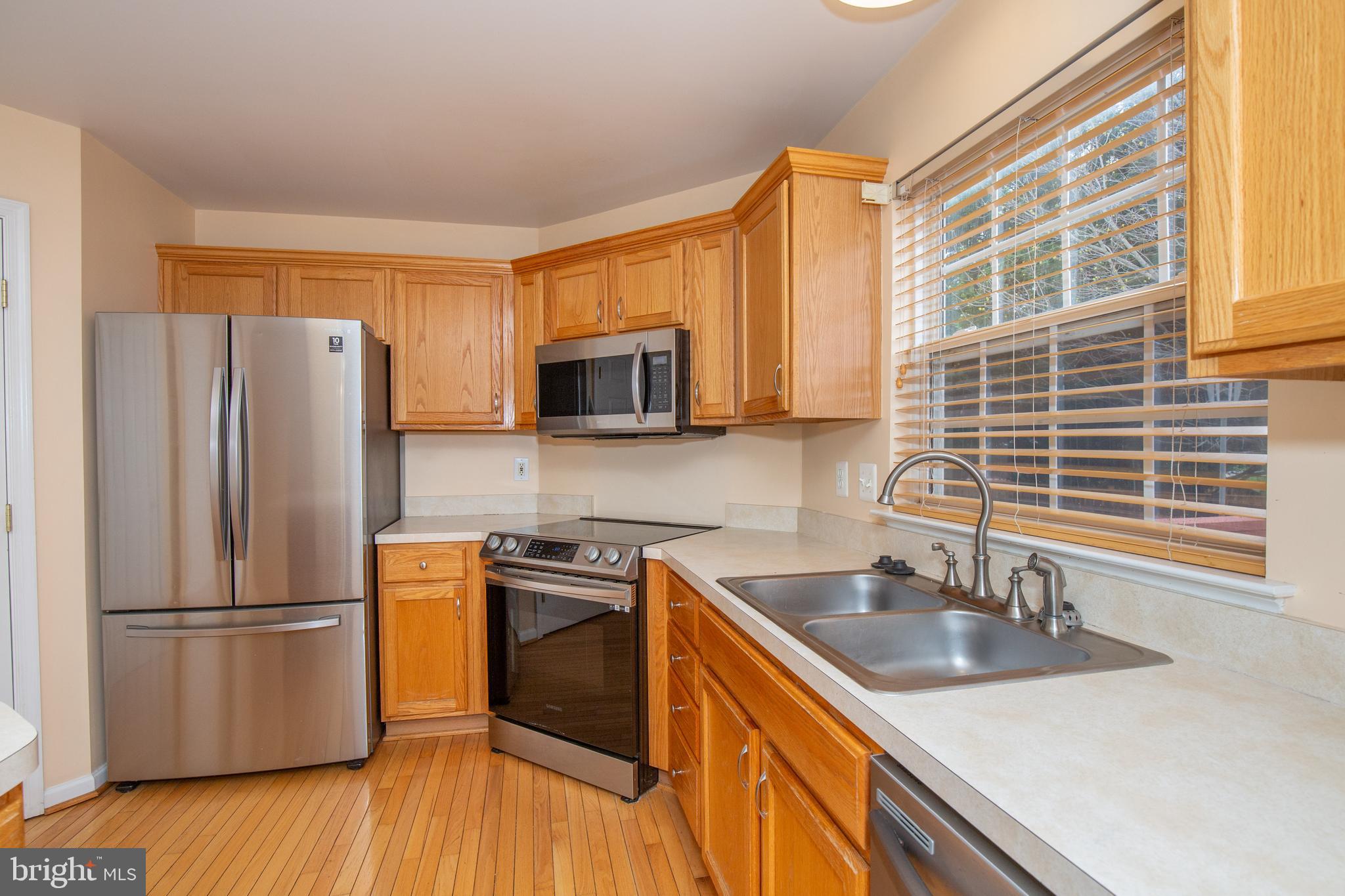 LOCUST HILL - Residential Lease