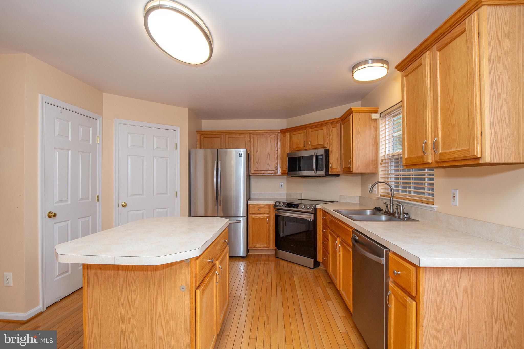 LOCUST HILL - Residential Lease