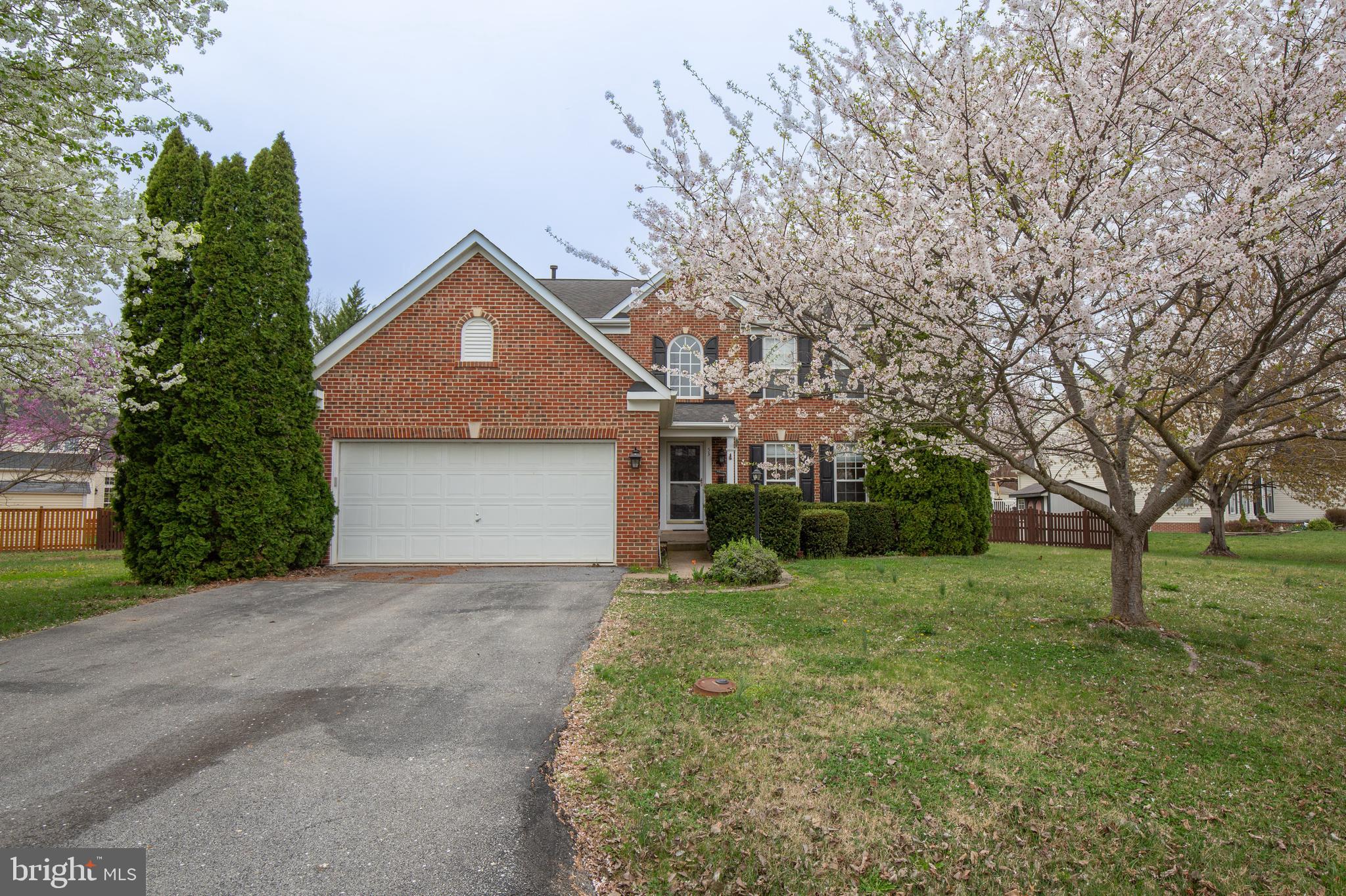 LOCUST HILL - Residential Lease