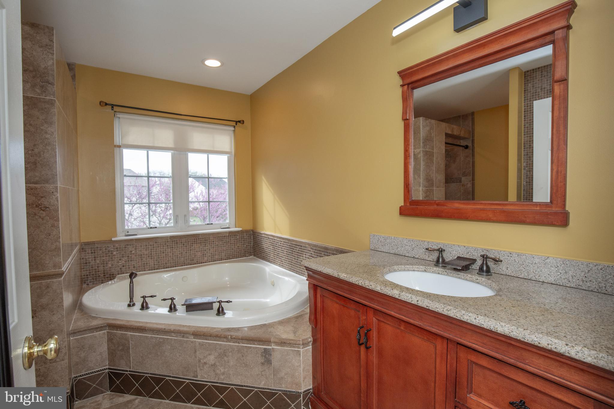 LOCUST HILL - Residential Lease