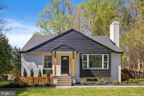 3700 LORCOM LANE ARLINGTON VA 22207