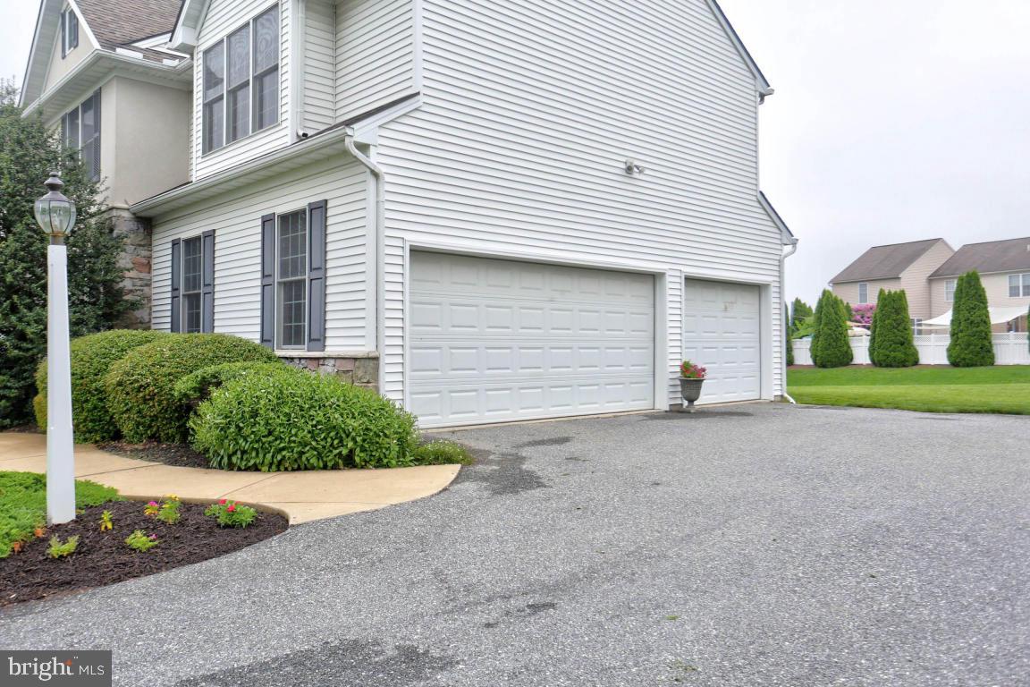 WINDY HILL - Residential