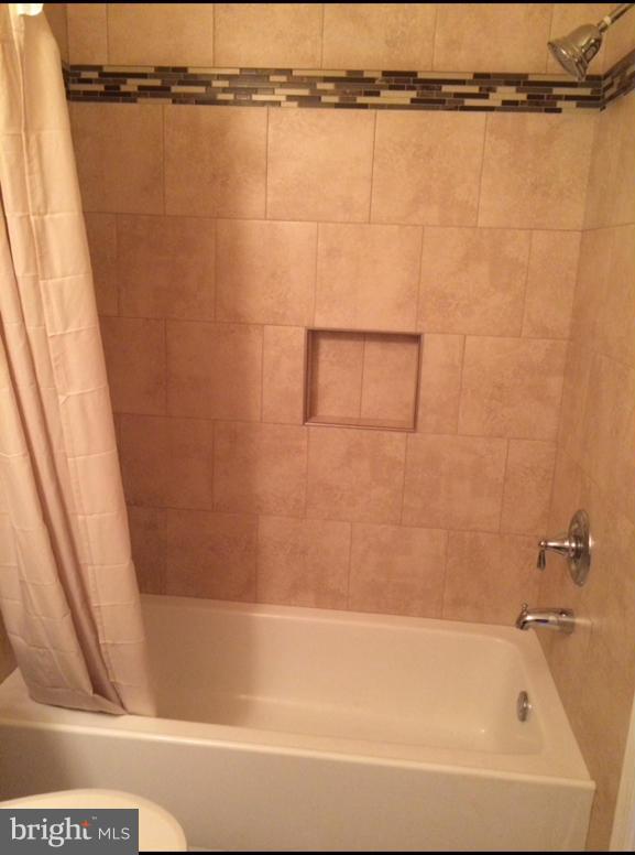 PRINCETON SQUARE PLAT FO - Residential Lease