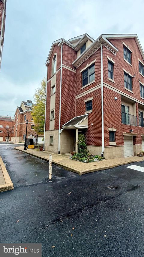 866 INDEPENDENCE COURT PHILADELPHIA PA 19147