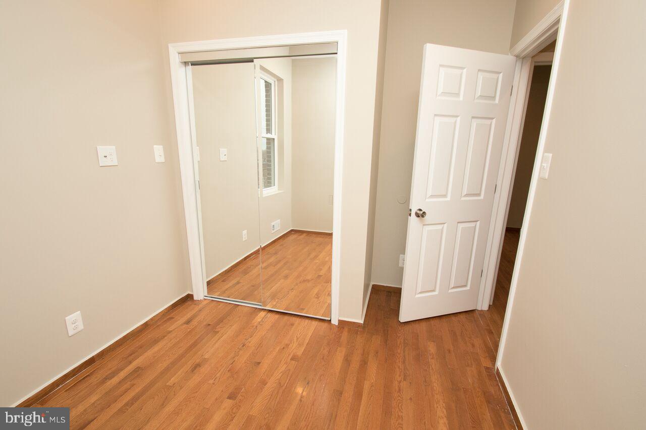 POINT BREEZE - Residential Income