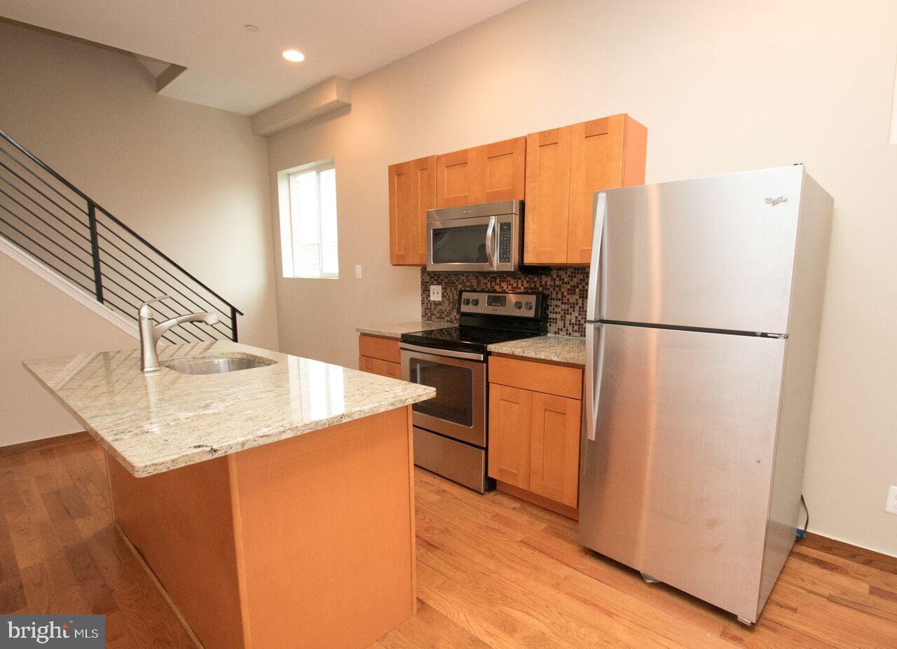 POINT BREEZE - Residential Income