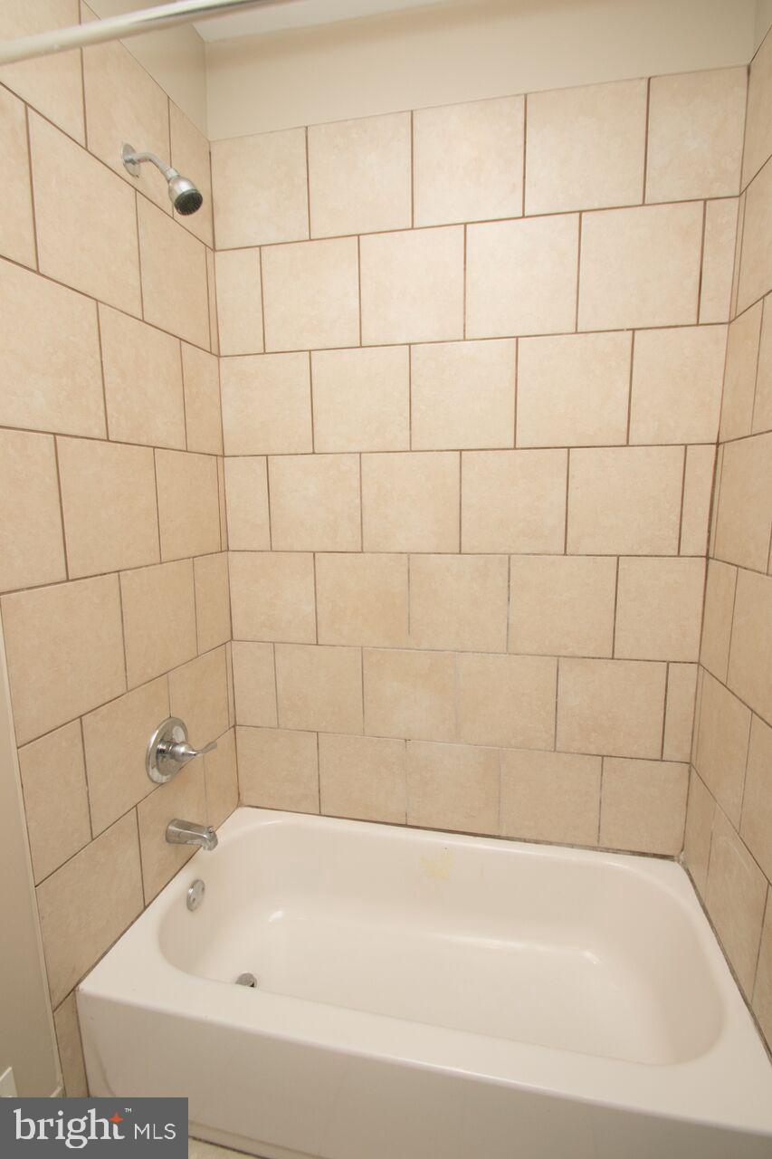 POINT BREEZE - Residential Income