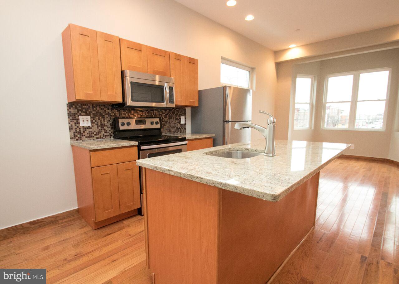 POINT BREEZE - Residential Income