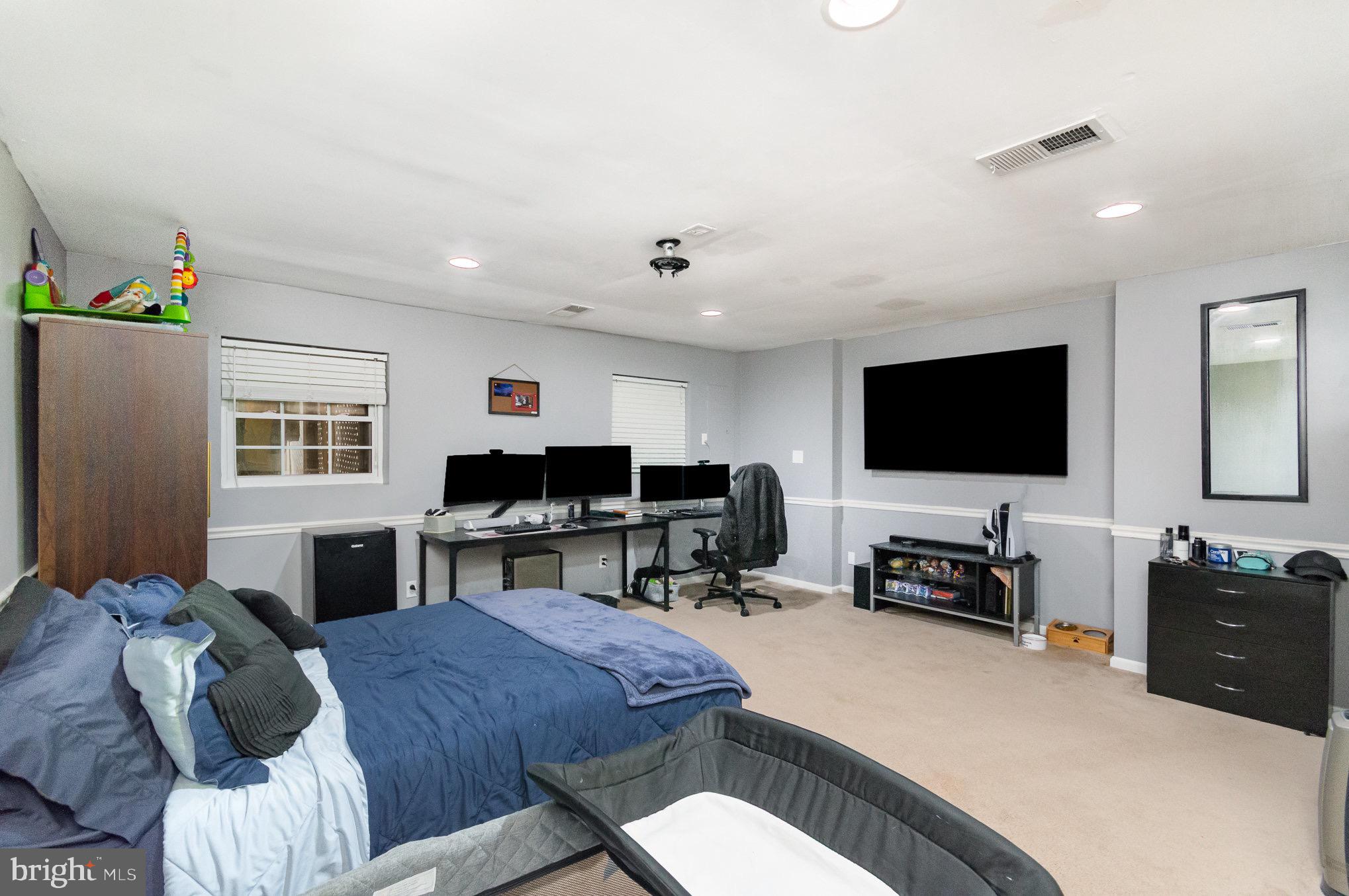 CROFTON COMMONS - Residential