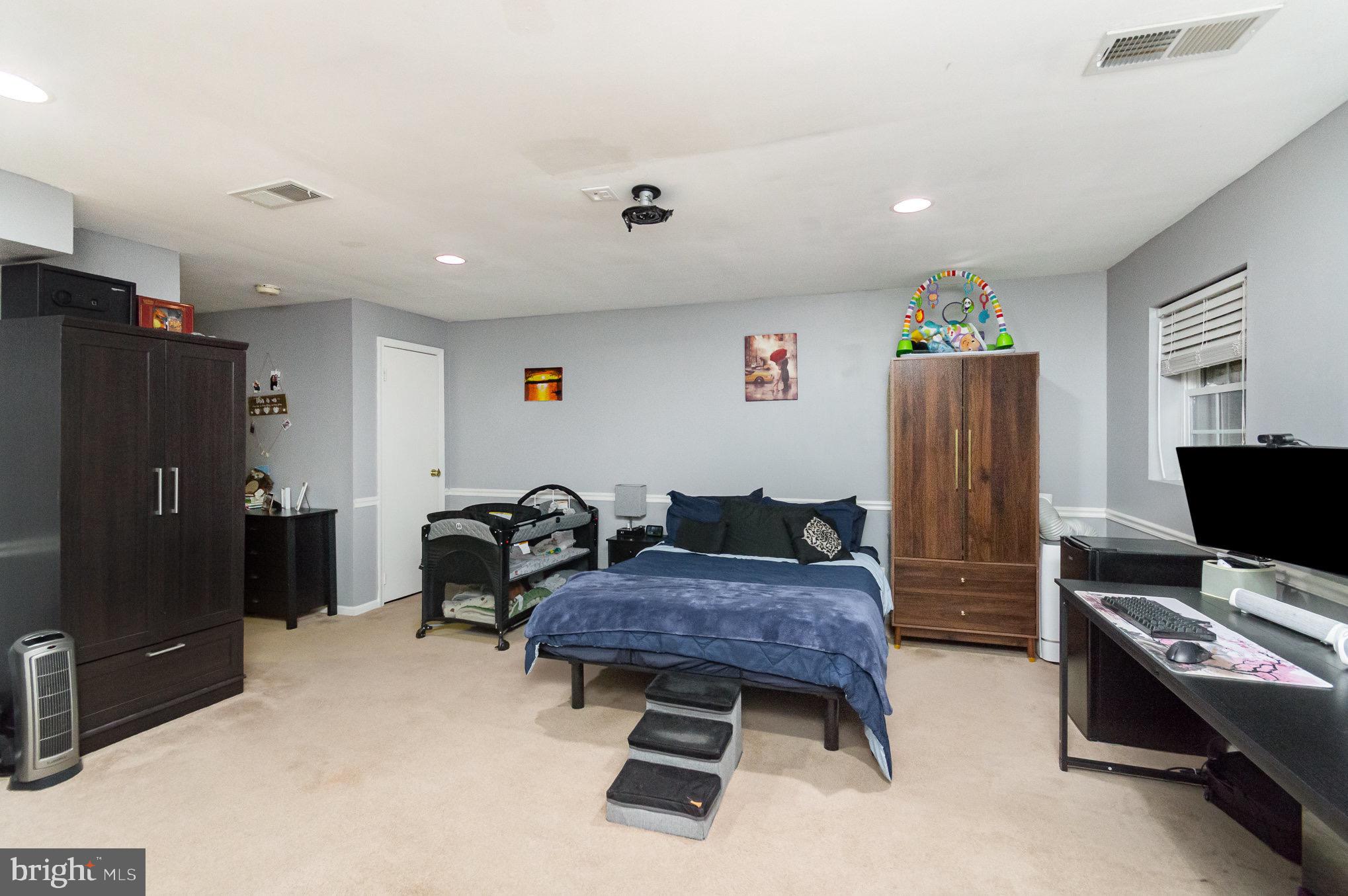 CROFTON COMMONS - Residential