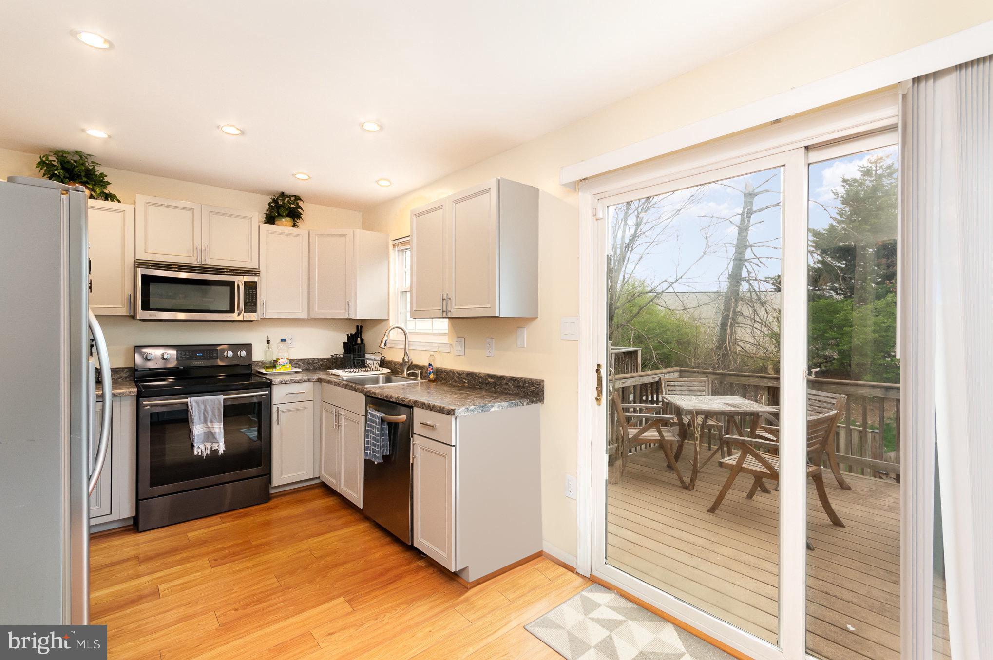 CROFTON COMMONS - Residential