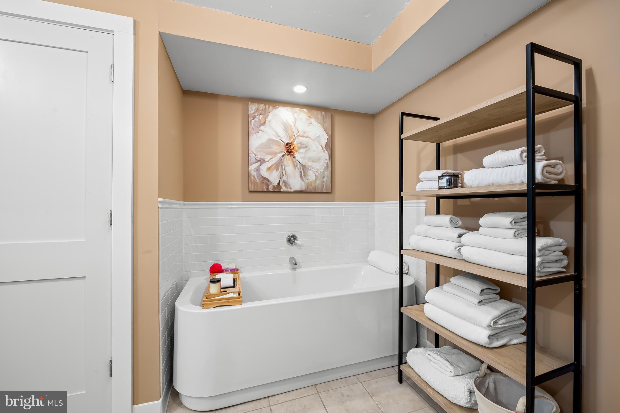 LITTLE ITALY - Residential