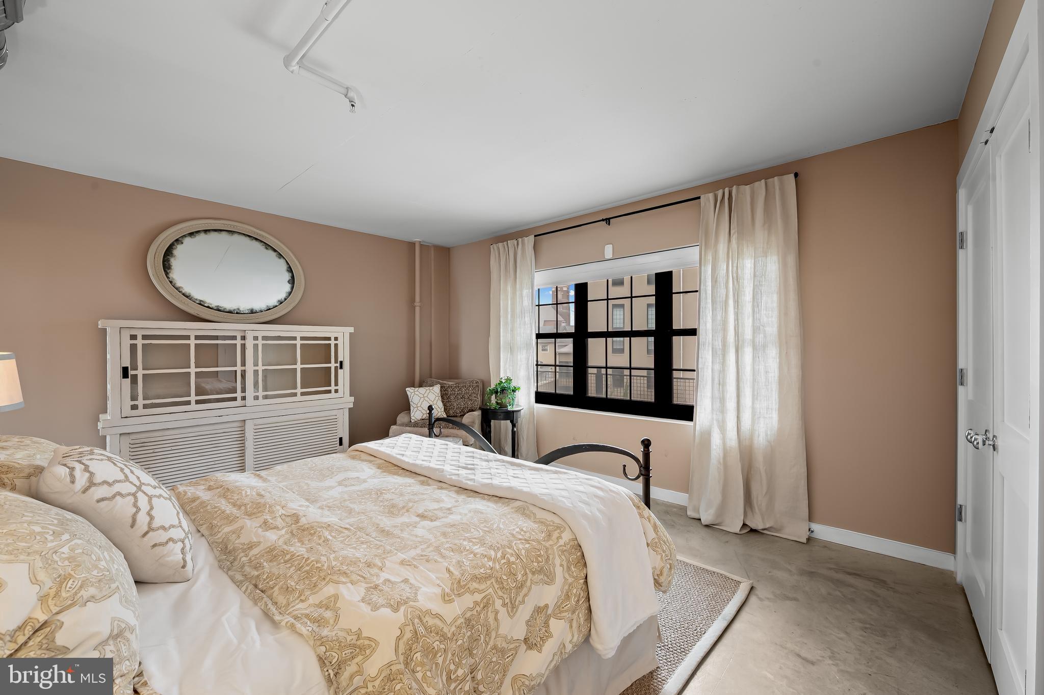 LITTLE ITALY - Residential