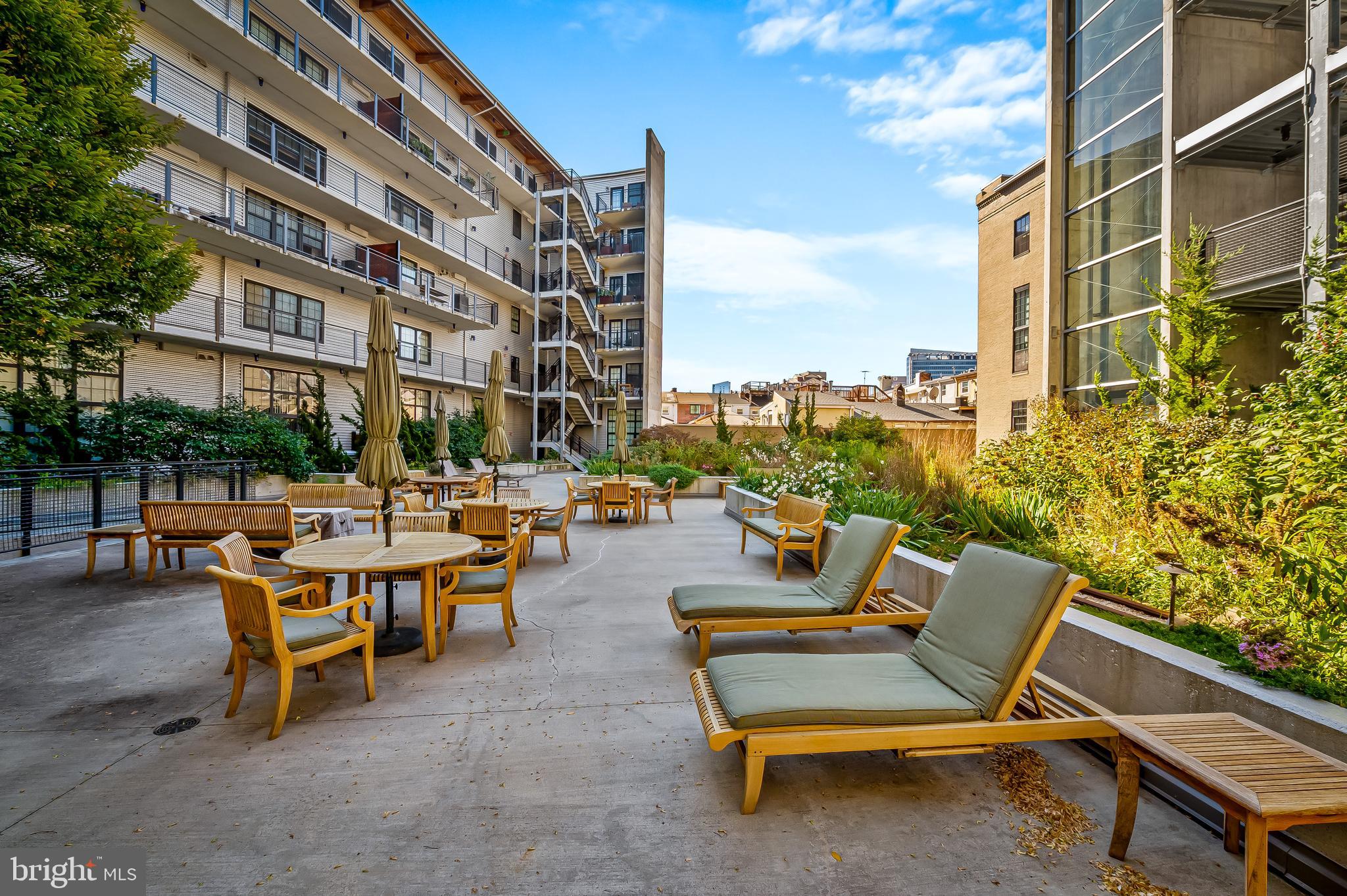 LITTLE ITALY - Residential