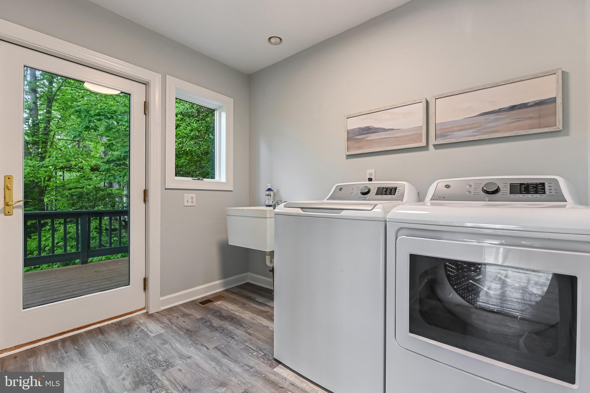 SHERWOOD FOREST - Residential