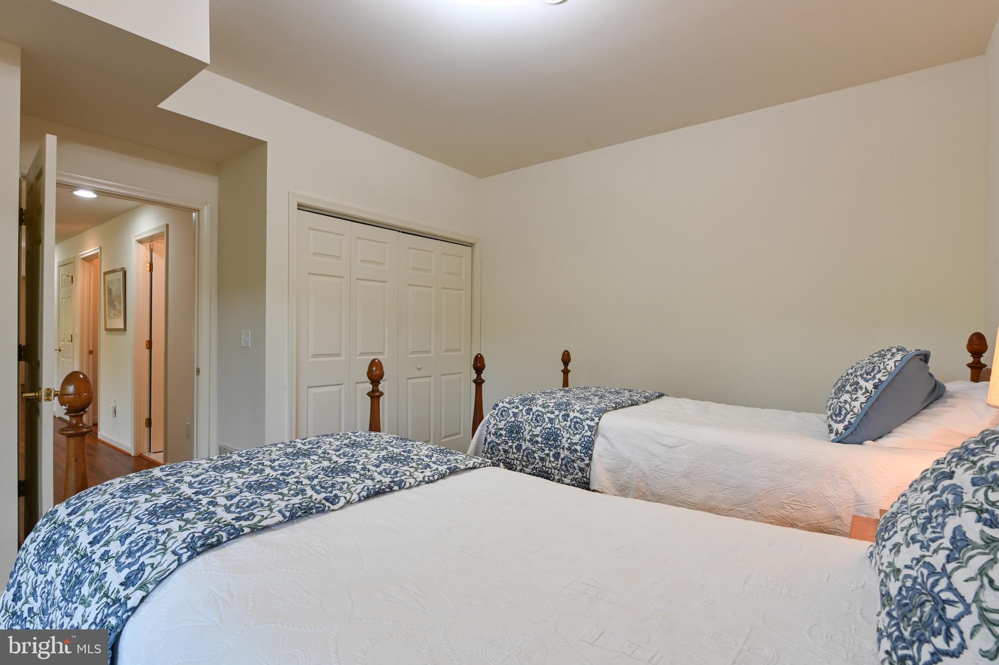 SHERWOOD FOREST - Residential